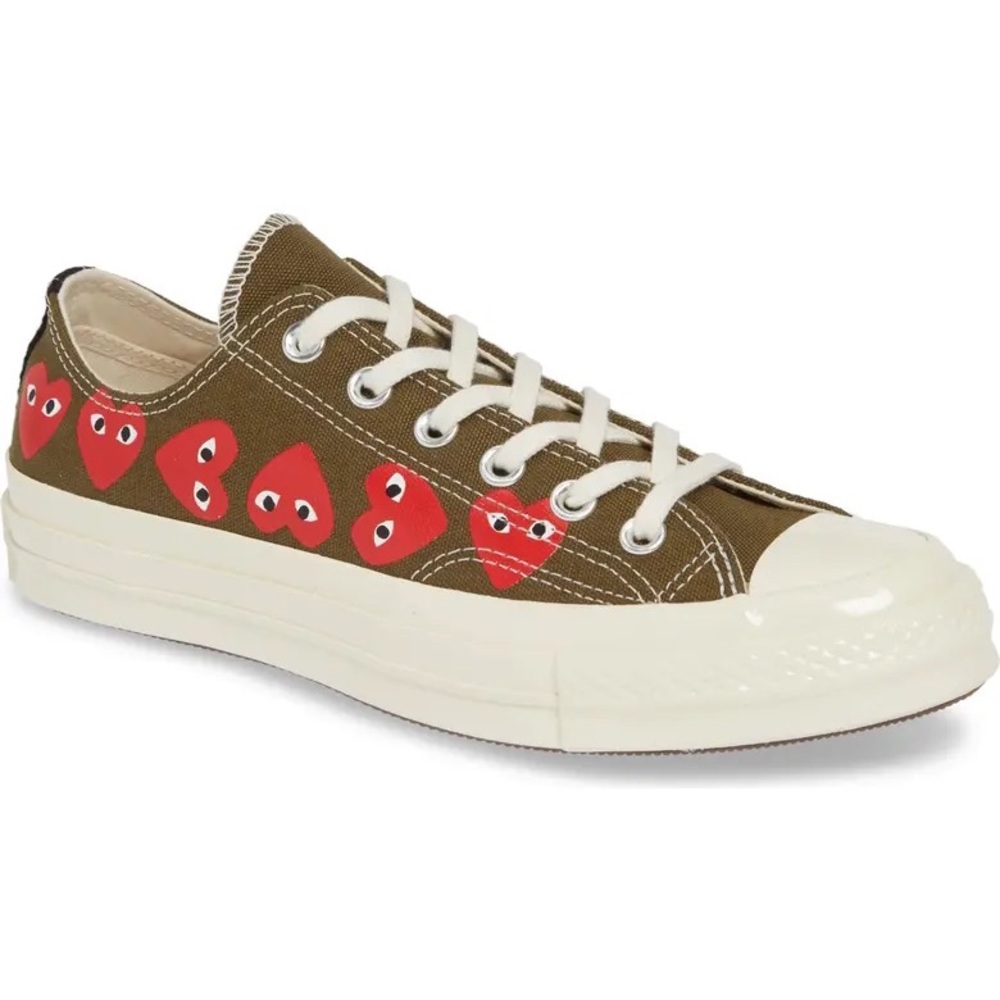 COMME DES GARÇONS PLAY x Converse Chuck Taylor® Low Top Sneaker